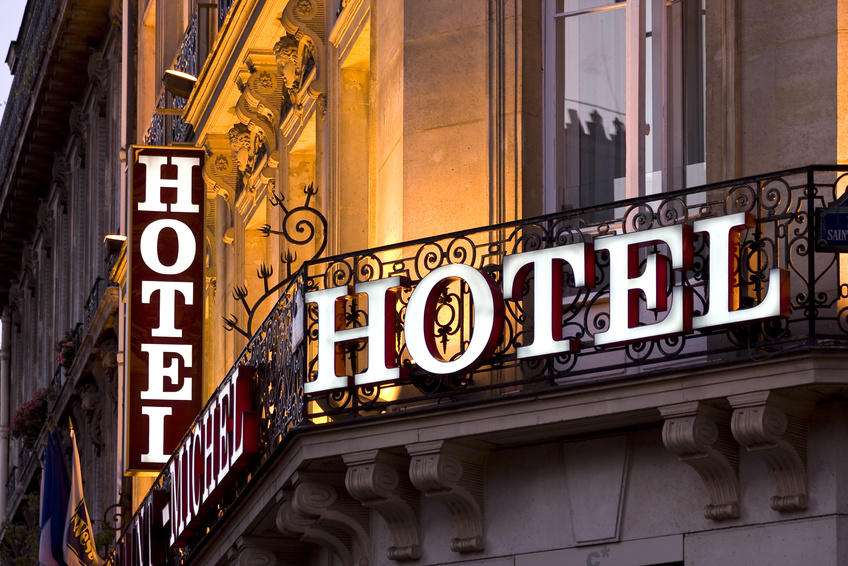 Wie stehen die Sterne für den Kauf eines Hotels? Foto: © Brian Jackson - Fotolia.com Wie stehen die Sterne für den Kauf eines Hotels? Foto: © Brian Jackson - Fotolia.com